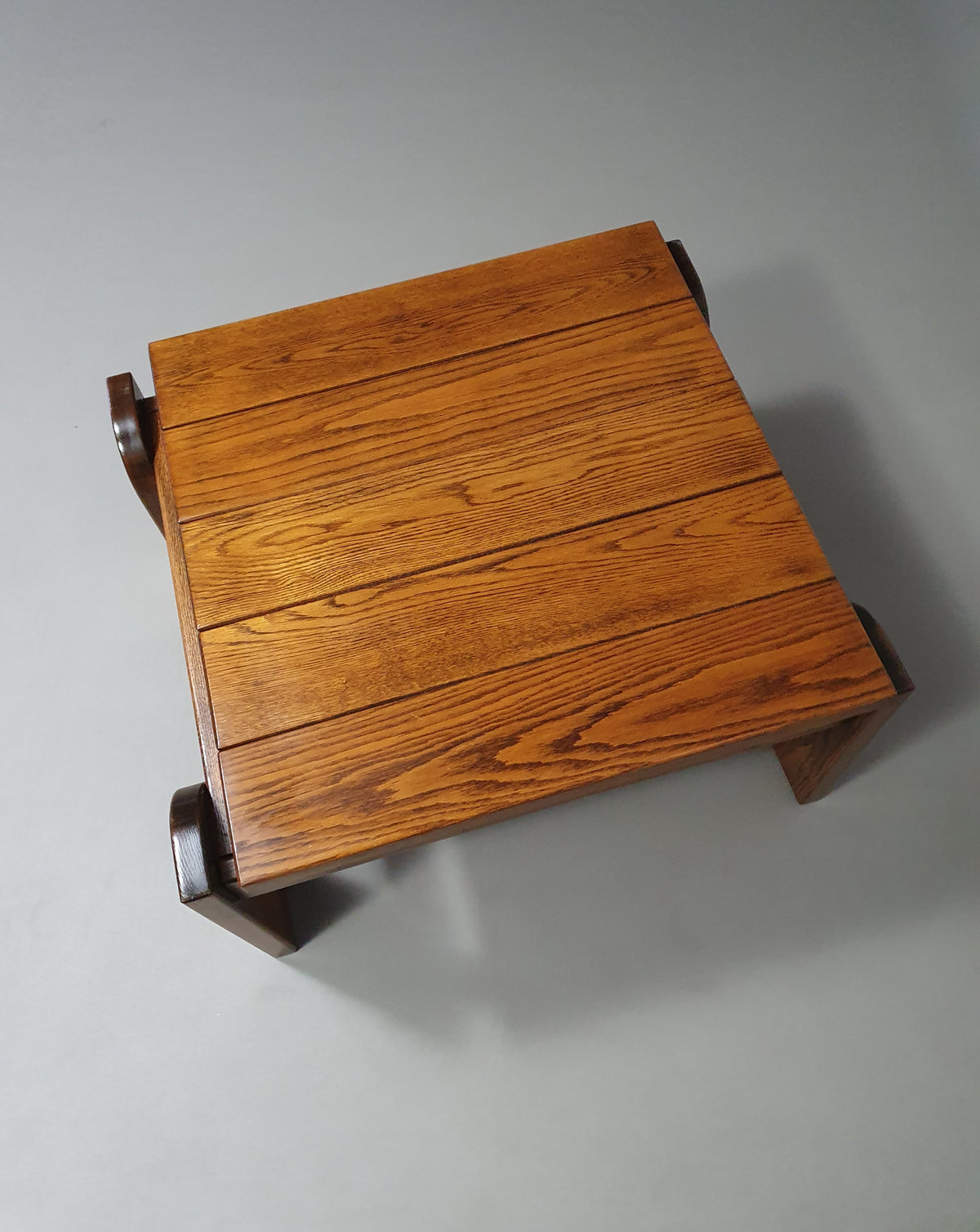 Massive oak coffee table / side table / 70s
Wide 75 
Depth 67 
Height 41 cm