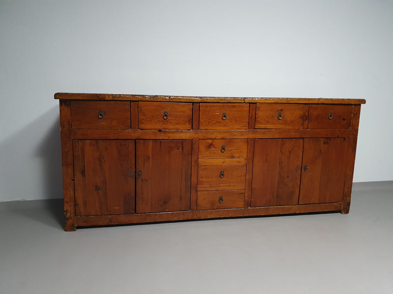 Spanisch chestnut wood side board
Antiqu bar counter. Butcher bar counter