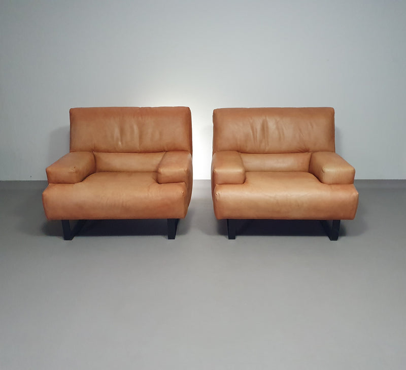 2 x Machalke thick saddle leather love seat.