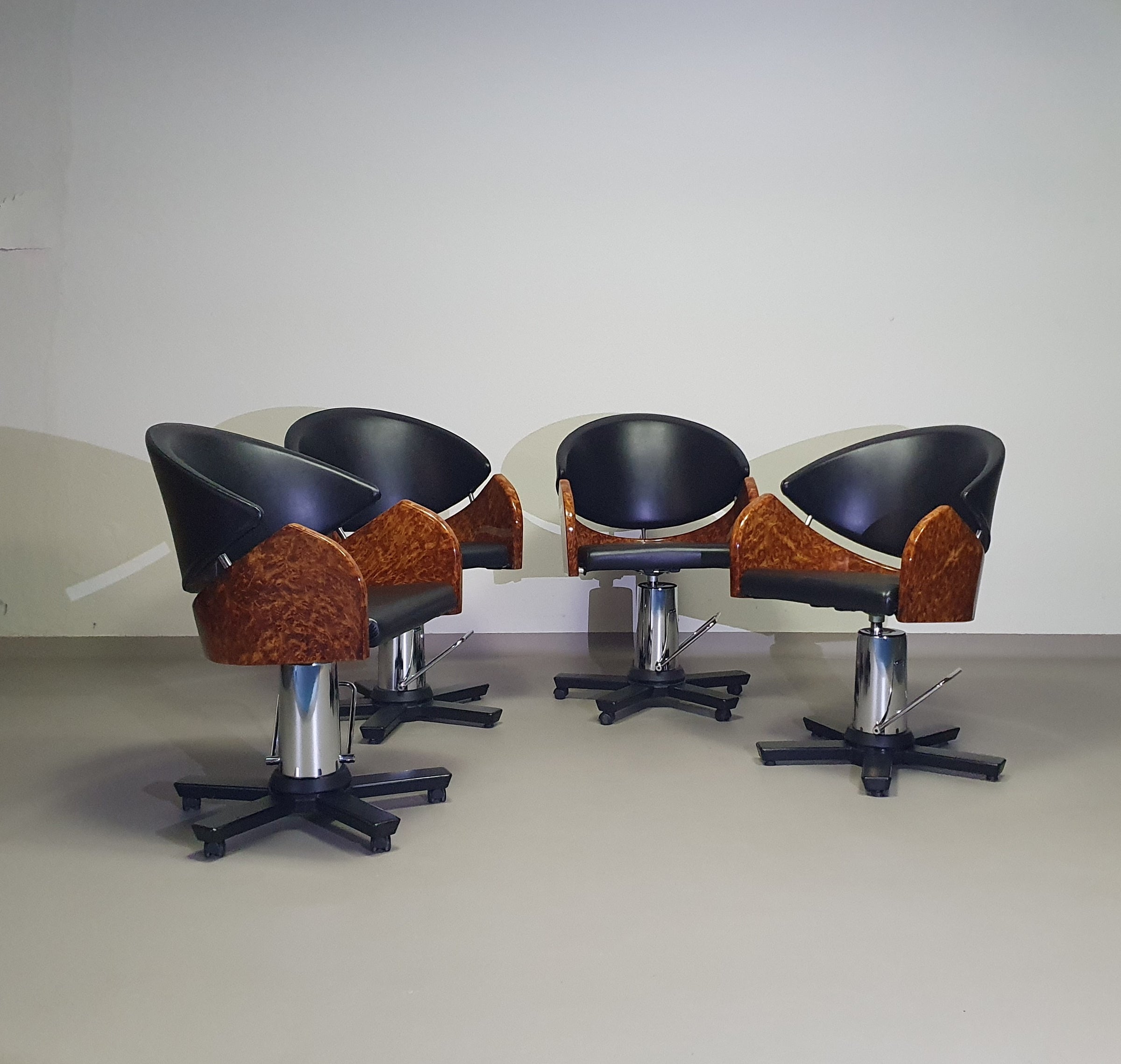 4 x '80s Italian barber chair, height adjustable