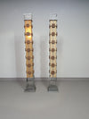 Set brutalist floor lamps with tiles.
Height 165 cm. 2 x bubble per lamp