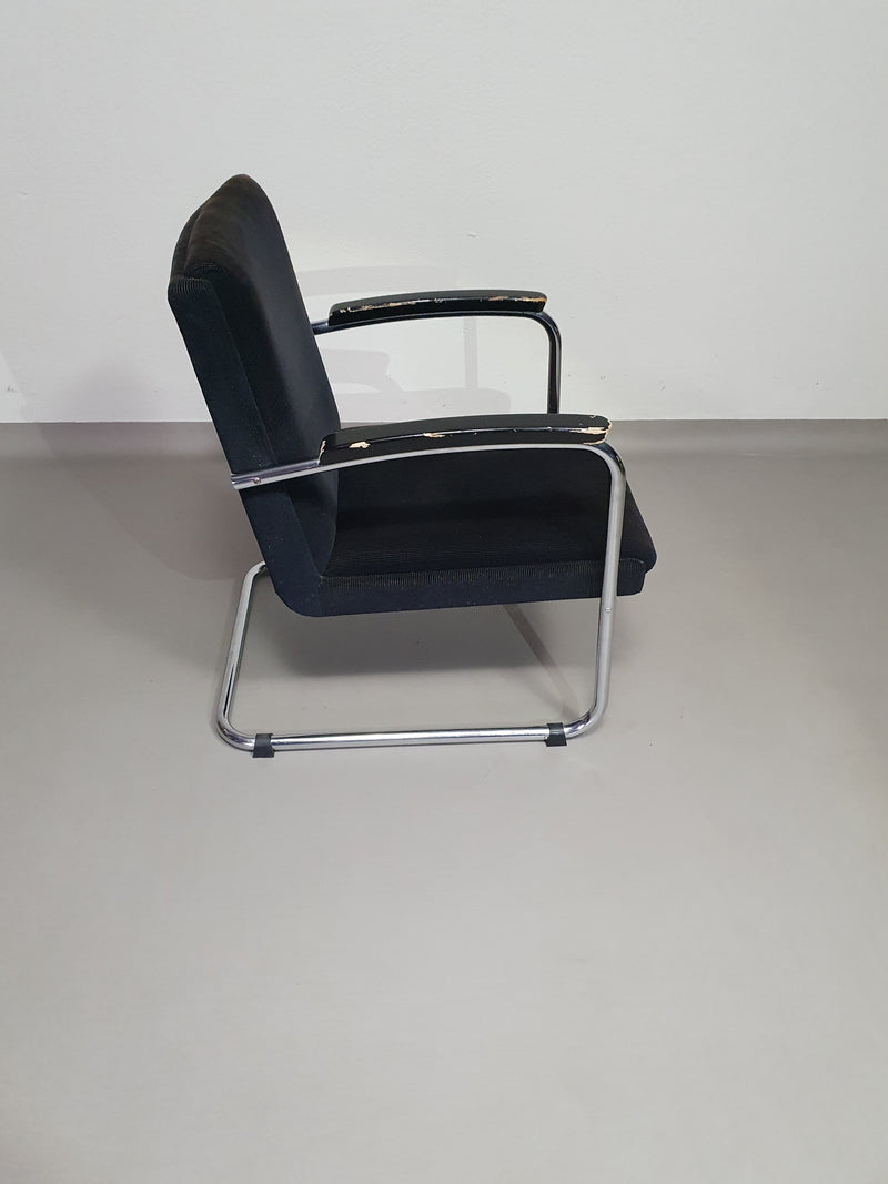 Tubular frame arm chair. With corduroy fabric. Fana Metaal Rotterdam