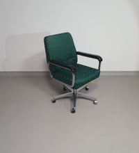 Office chair with armrests / turnable / not height adjustable