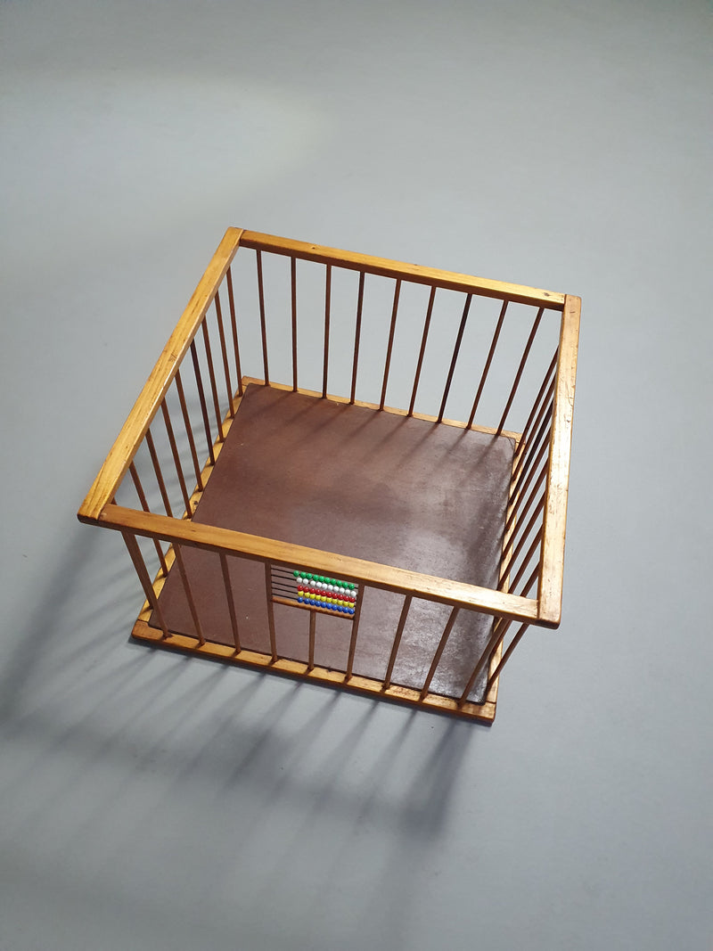 Doggy Box / Playpen 1930's