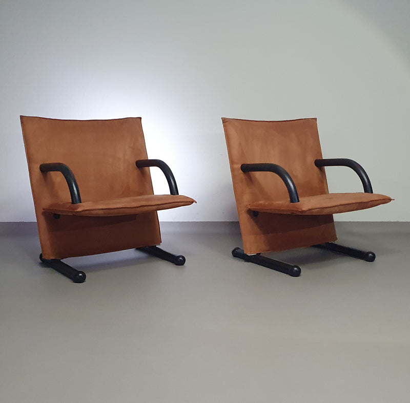 2 x Designed by Burkhard Vogtherr. Manufactured by Arflex in Italy. Post-Modern ’T-Line’ armchair