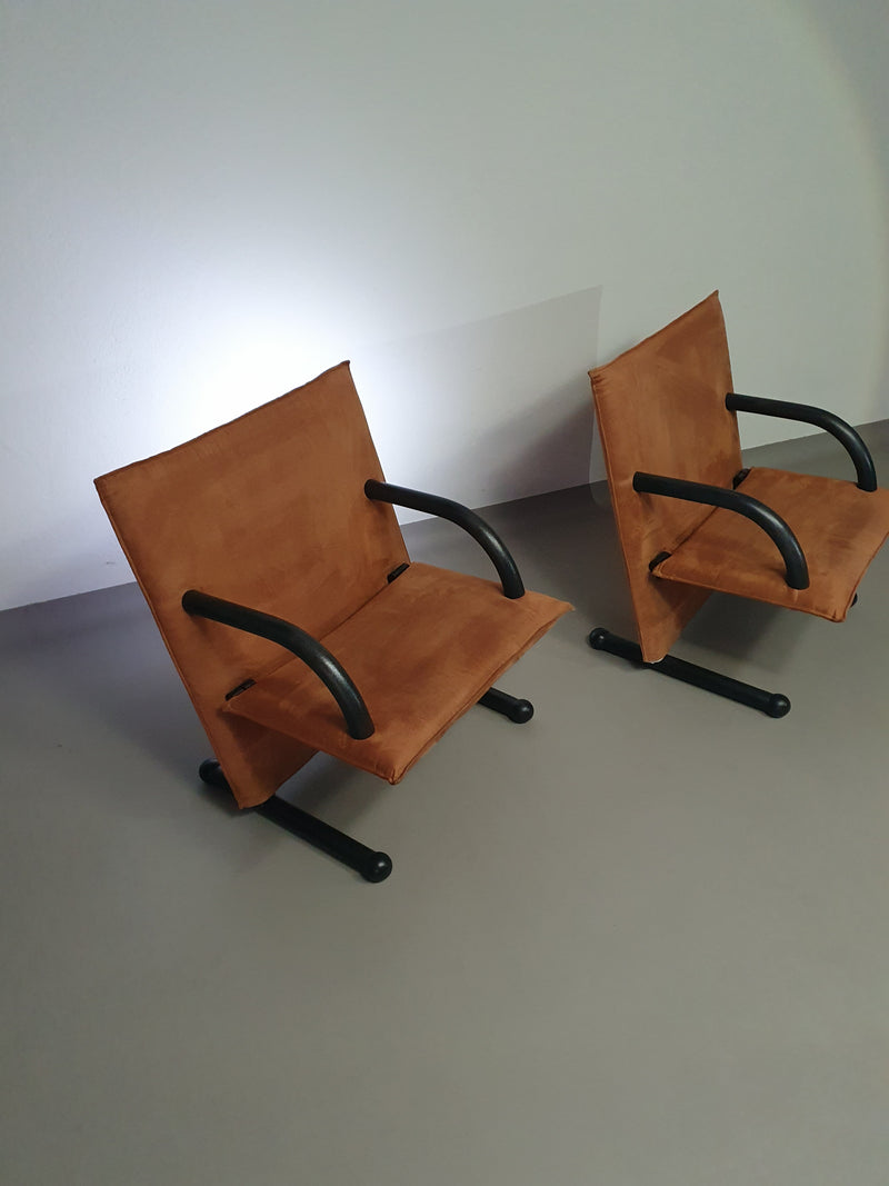 2 x Designed by Burkhard Vogtherr. Manufactured by Arflex in Italy. Post-Modern ’T-Line’ armchair