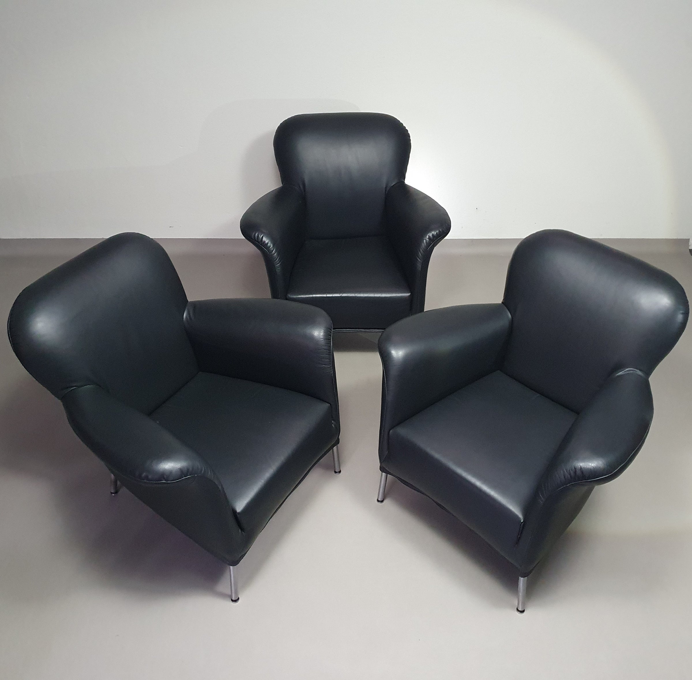 3 x rare Fauteuil/ model Turn /black leather / Bert Plantagie in mint condition.