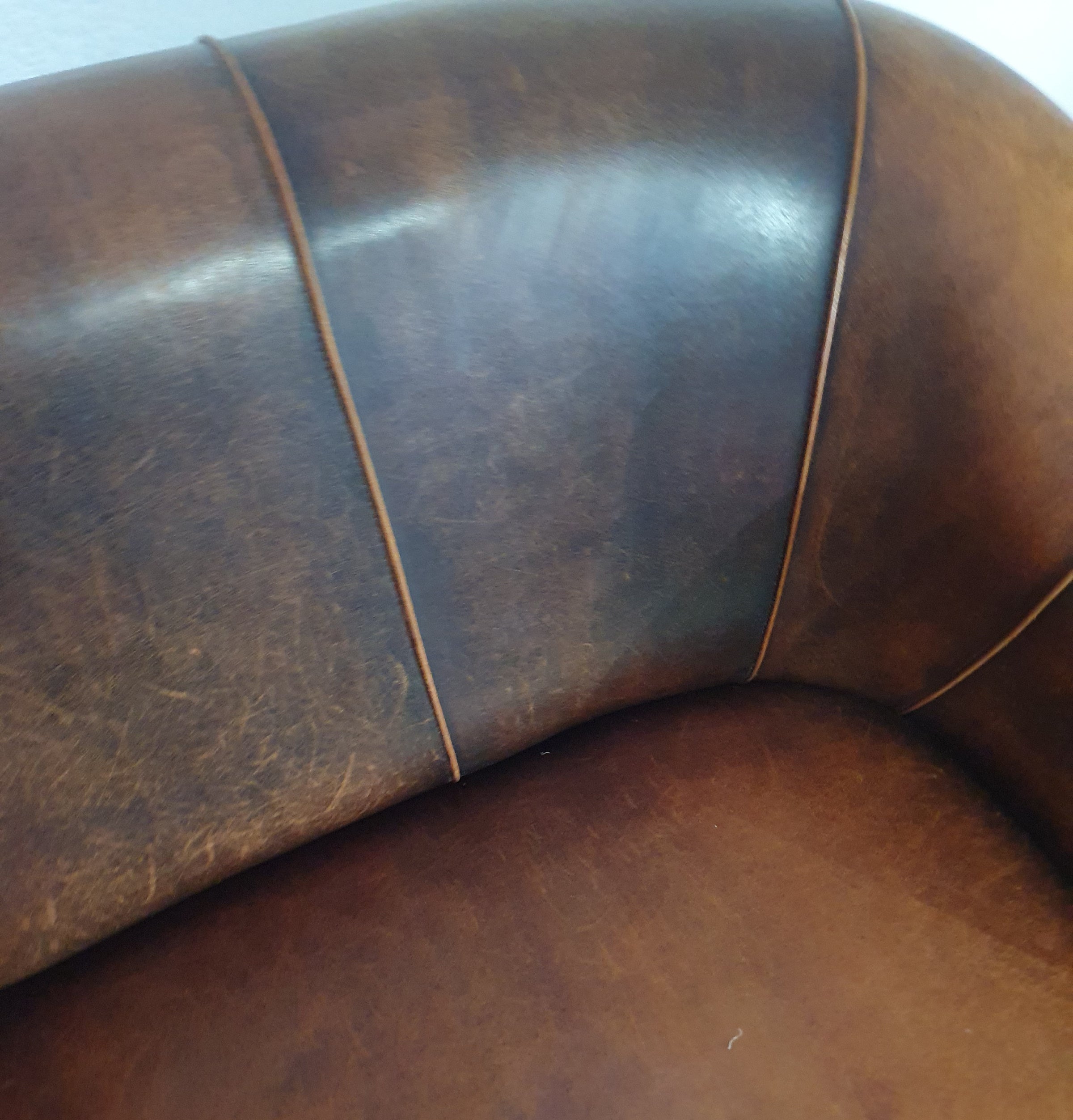 Beautiful subtly designed sheep leather sofa from the Joris brand