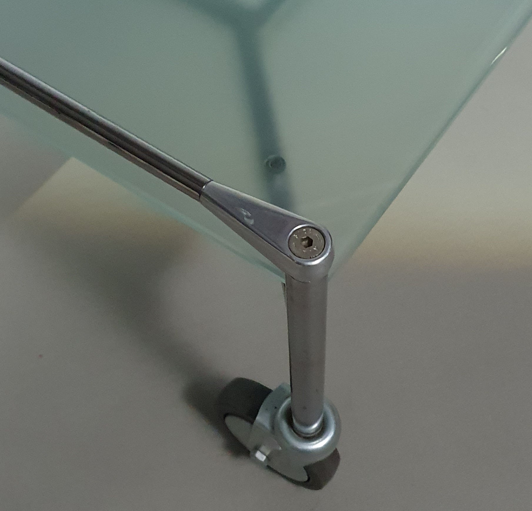 Driade Free Man 2 Glass Table

By M. Zanuso