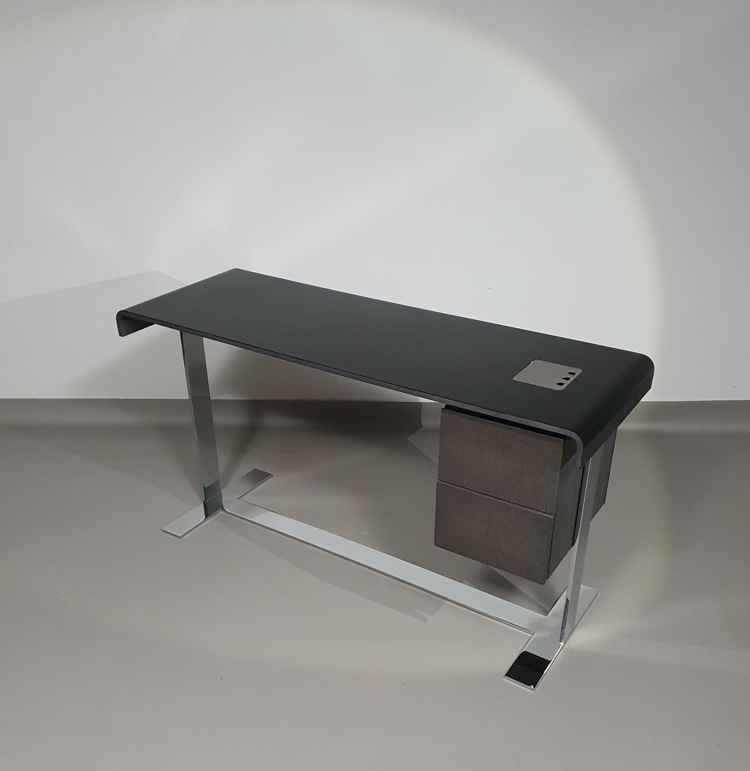 Eileen designed by Antonio Citterio for B&B Italia is a desk