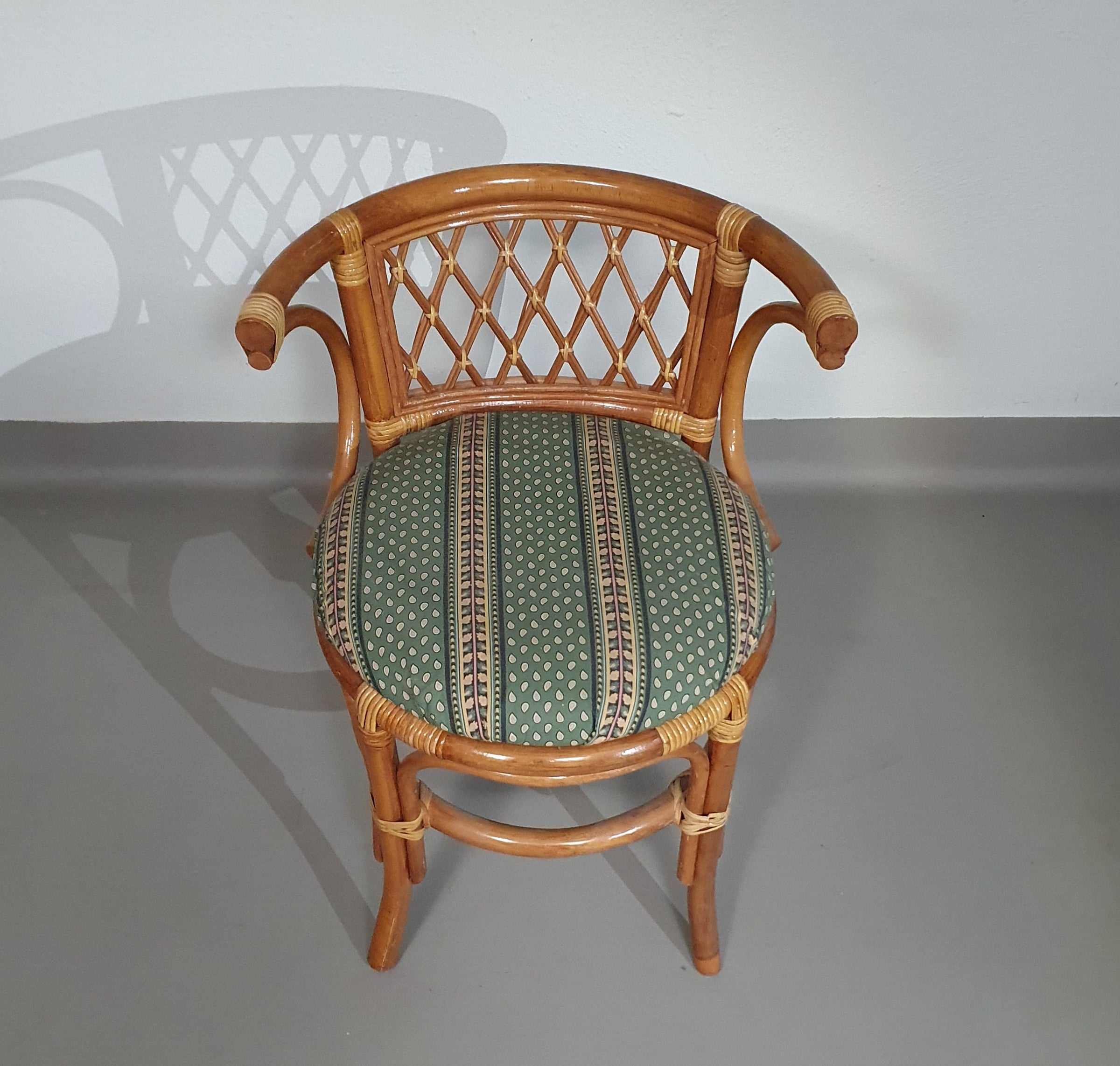 Rattan / bamboo Balcony side table / chairs set 1970s.