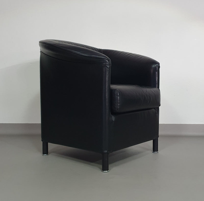 Aura chairs / black leather by Paolo Piva for Wittmann 1980