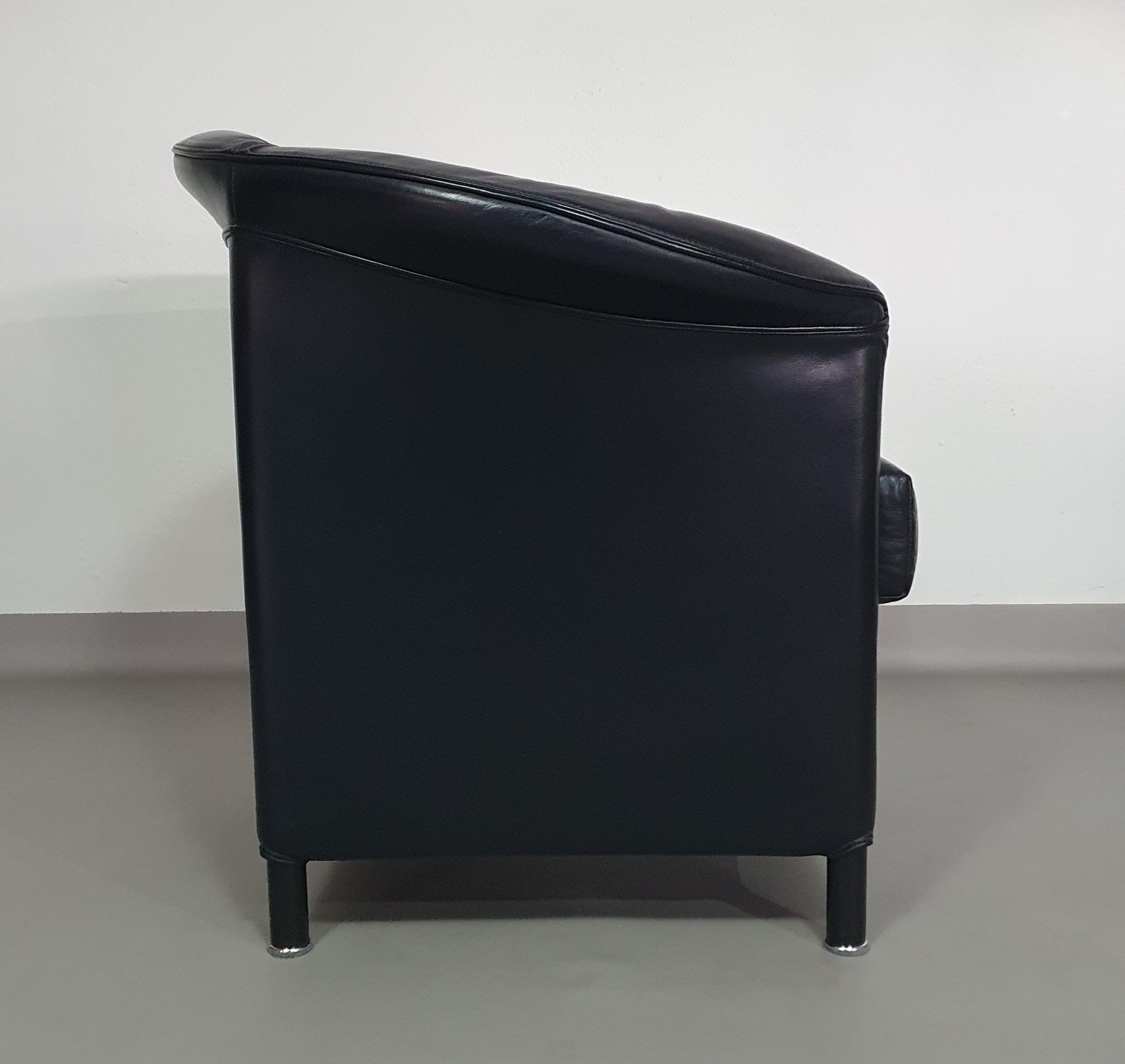 Aura chairs / black leather by Paolo Piva for Wittmann 1980