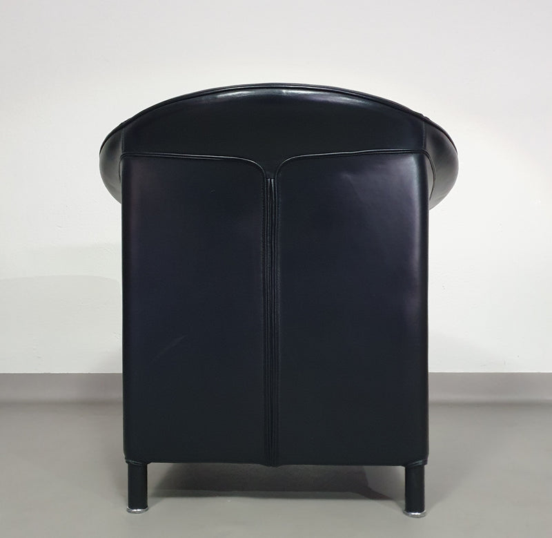 Aura chairs / black leather by Paolo Piva for Wittmann 1980