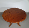 70s Pine wood dining table / wood column leg table in 4-leg design with round top 
Width 125 cm
Height 75 cm