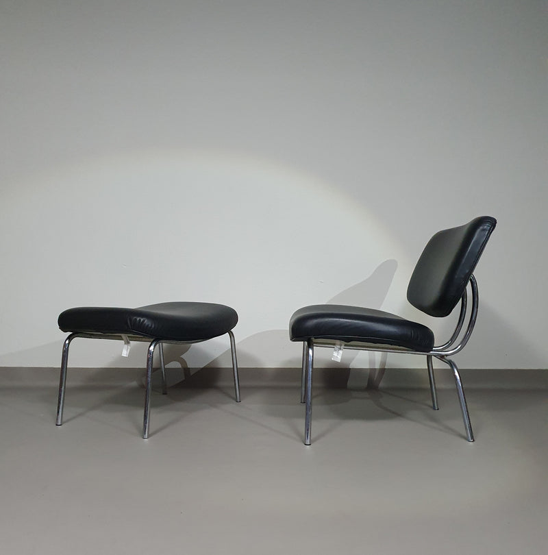Rare Zanotta Clea set / lounge chair / hocker / black leather / 90s / marked