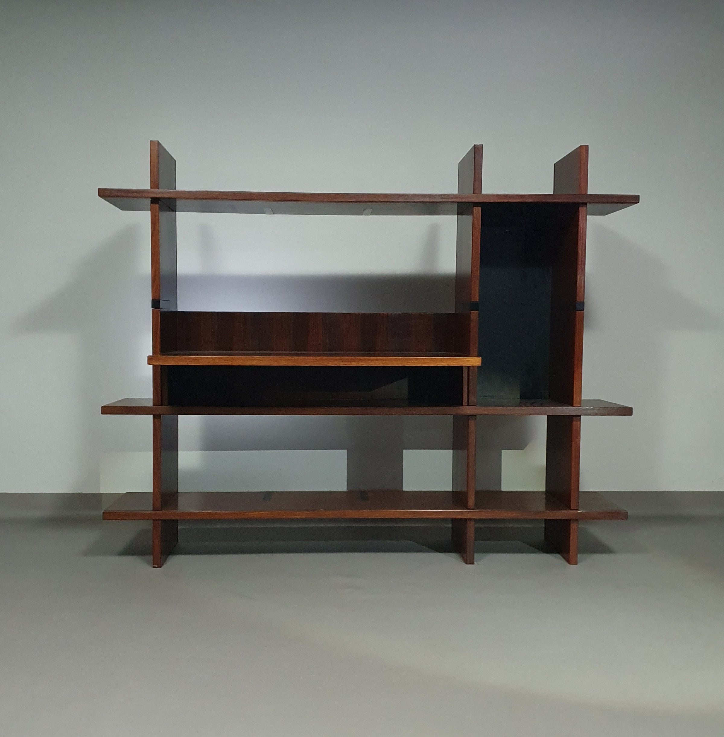 E101 Domino bookcase with writing desk by Eugenio Gerli for Tecno 1960