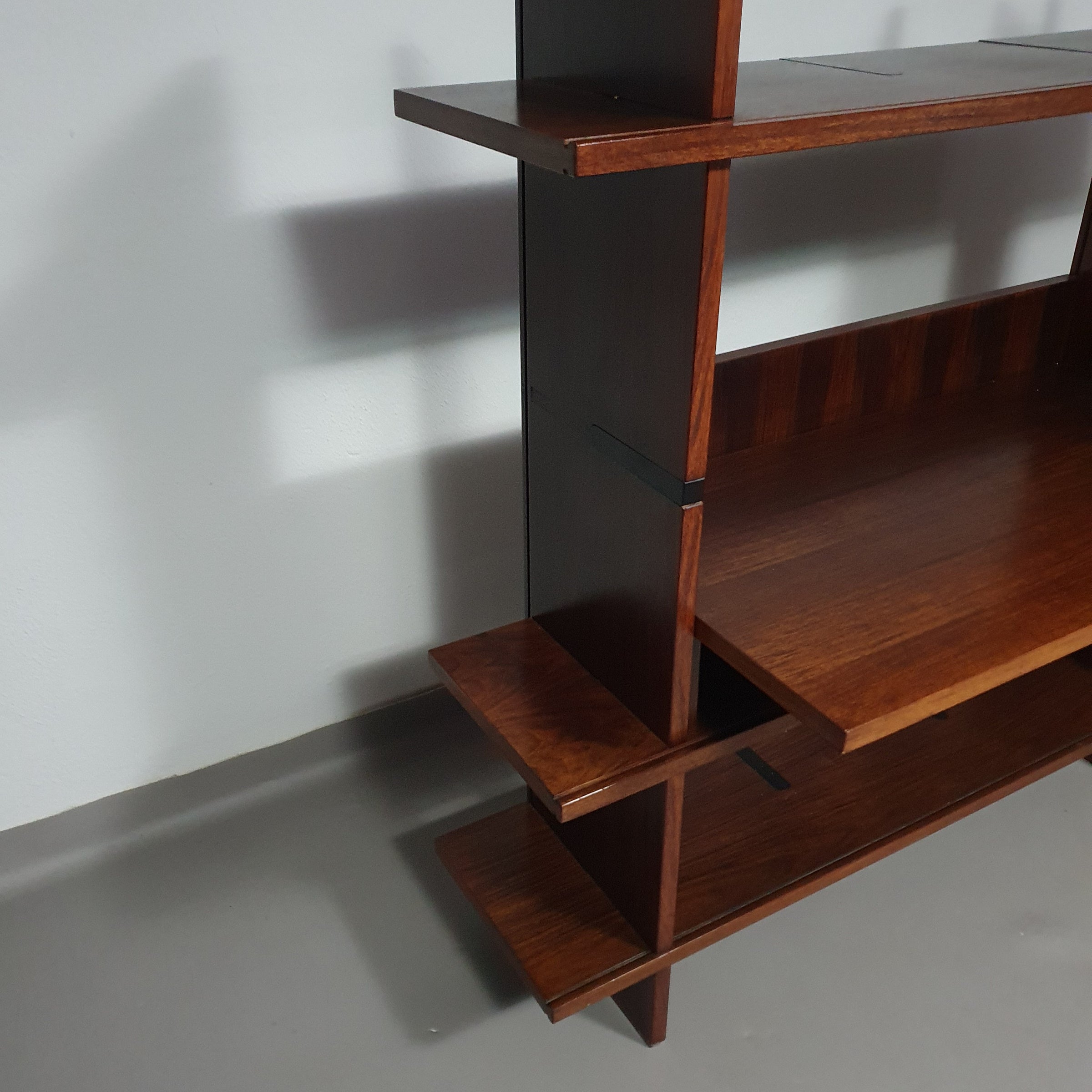 E101 Domino bookcase with writing desk by Eugenio Gerli for Tecno 1960