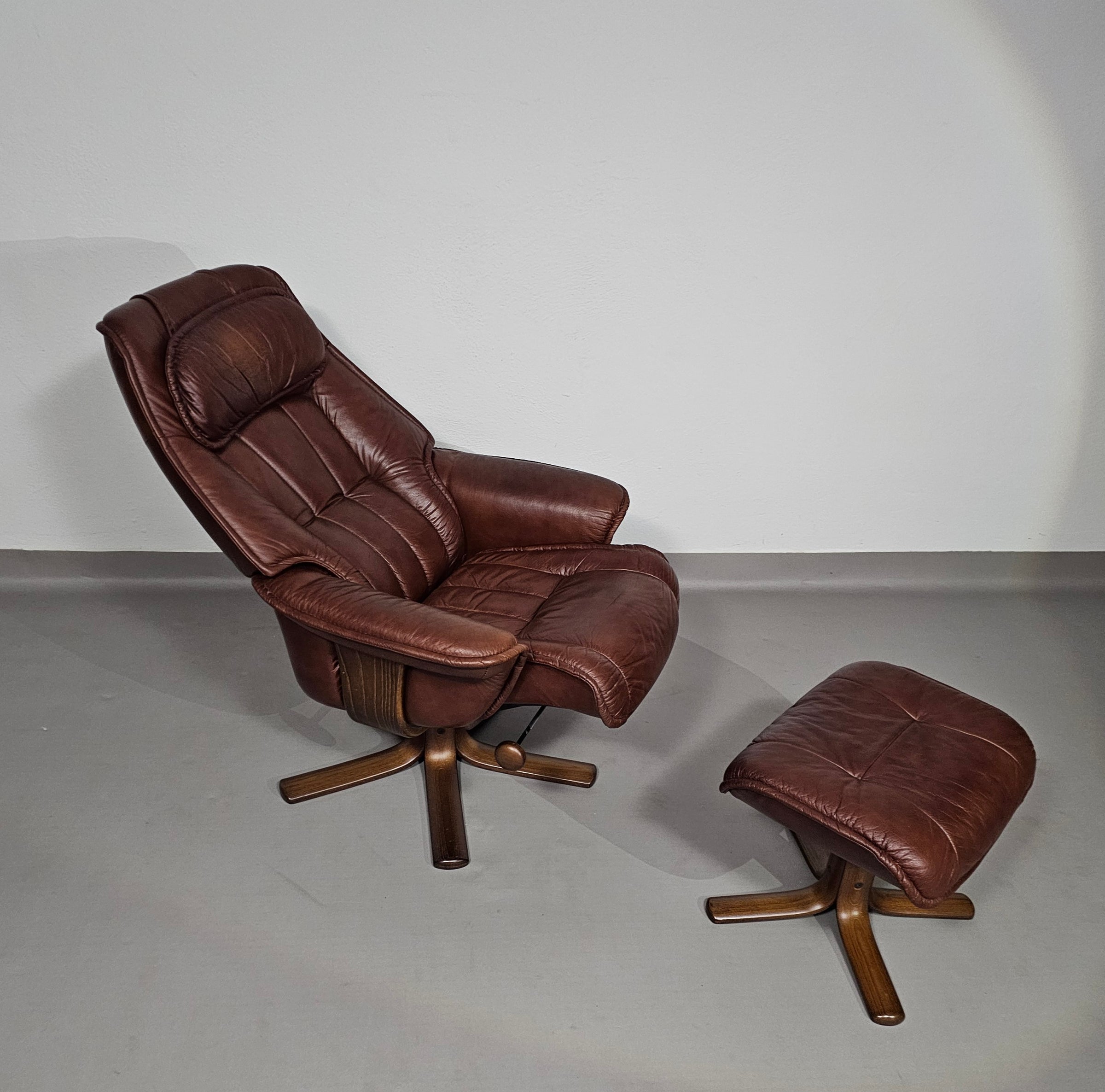 Relax / lounge chair / ottoman / Hjellegjerde Møbel / Sweden Recliner + footstool 1980s
