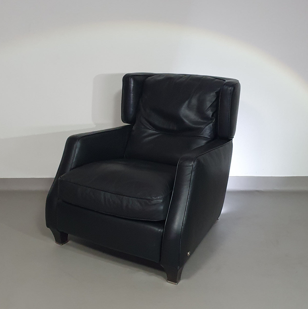 AMADEUS NATUZZI LOUNGE CHAIR / black leather