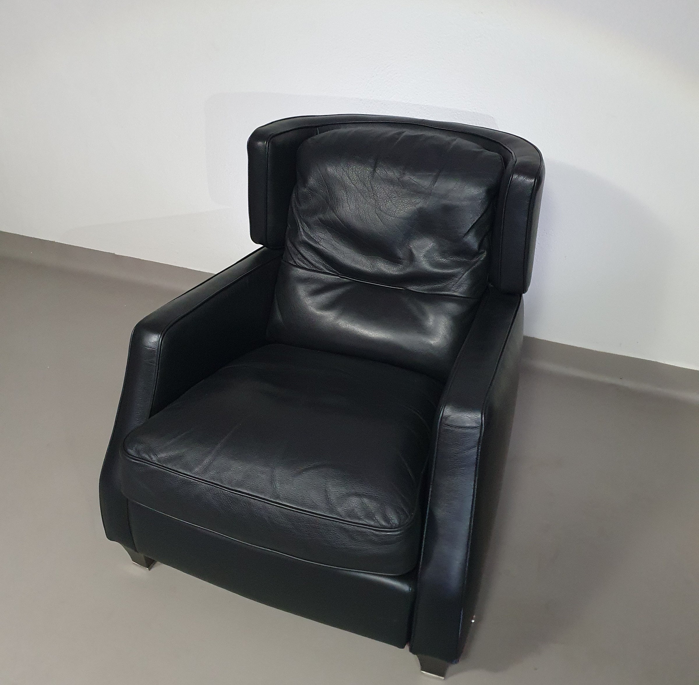 AMADEUS NATUZZI LOUNGE CHAIR / black leather