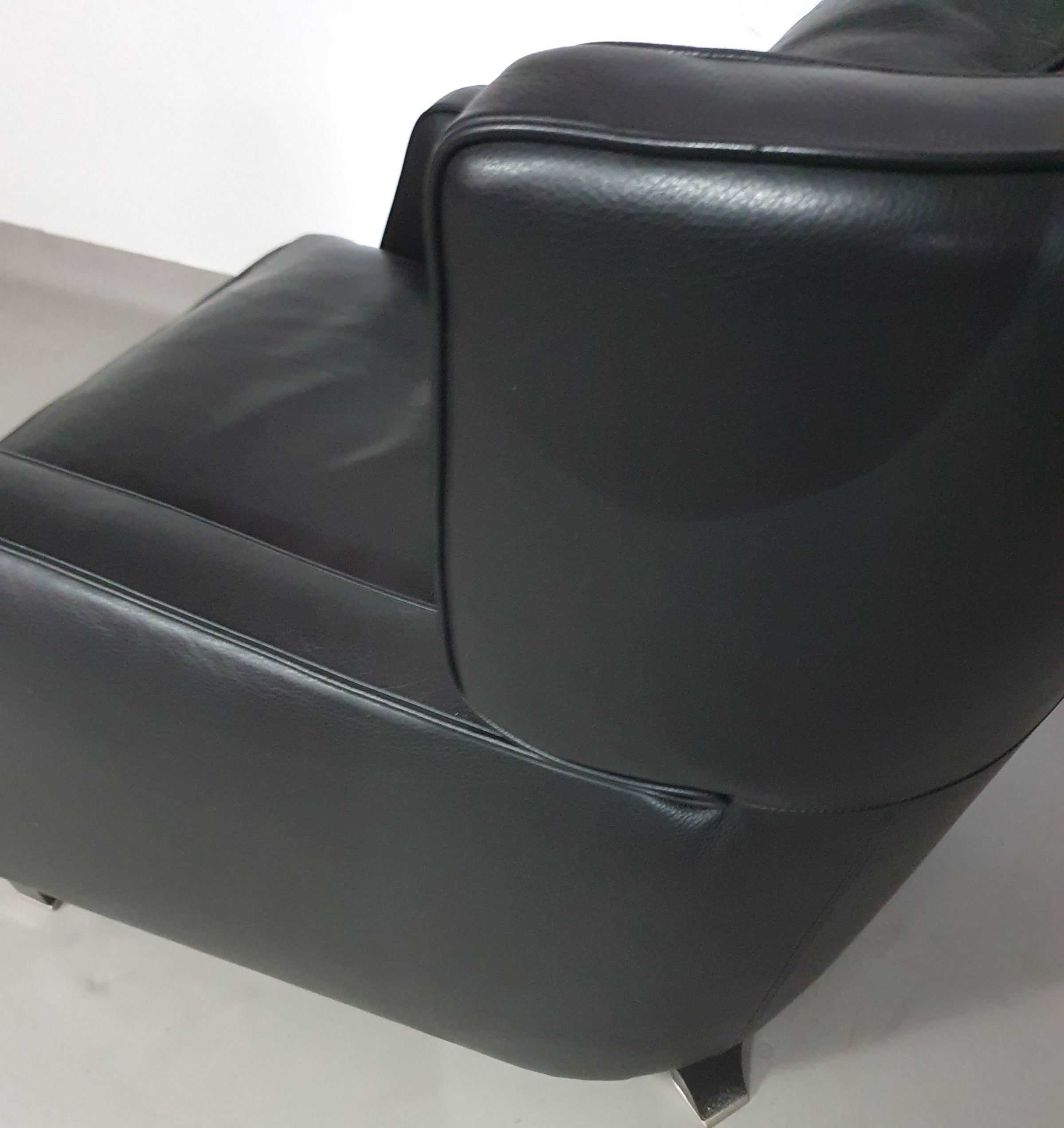 AMADEUS NATUZZI LOUNGE CHAIR / black leather