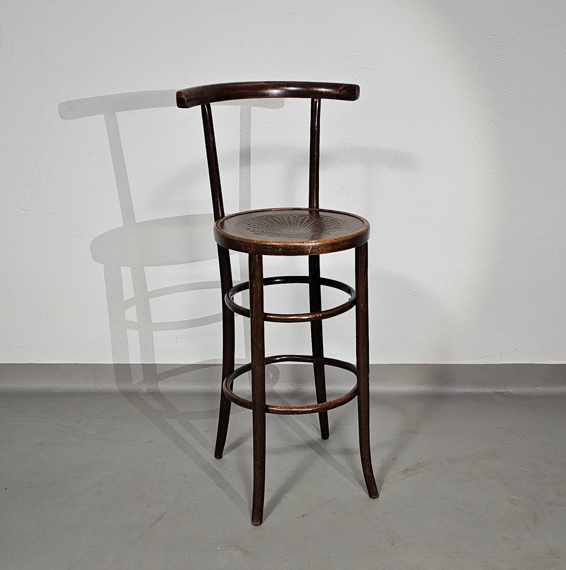 Thonet / Mundus marked / stool