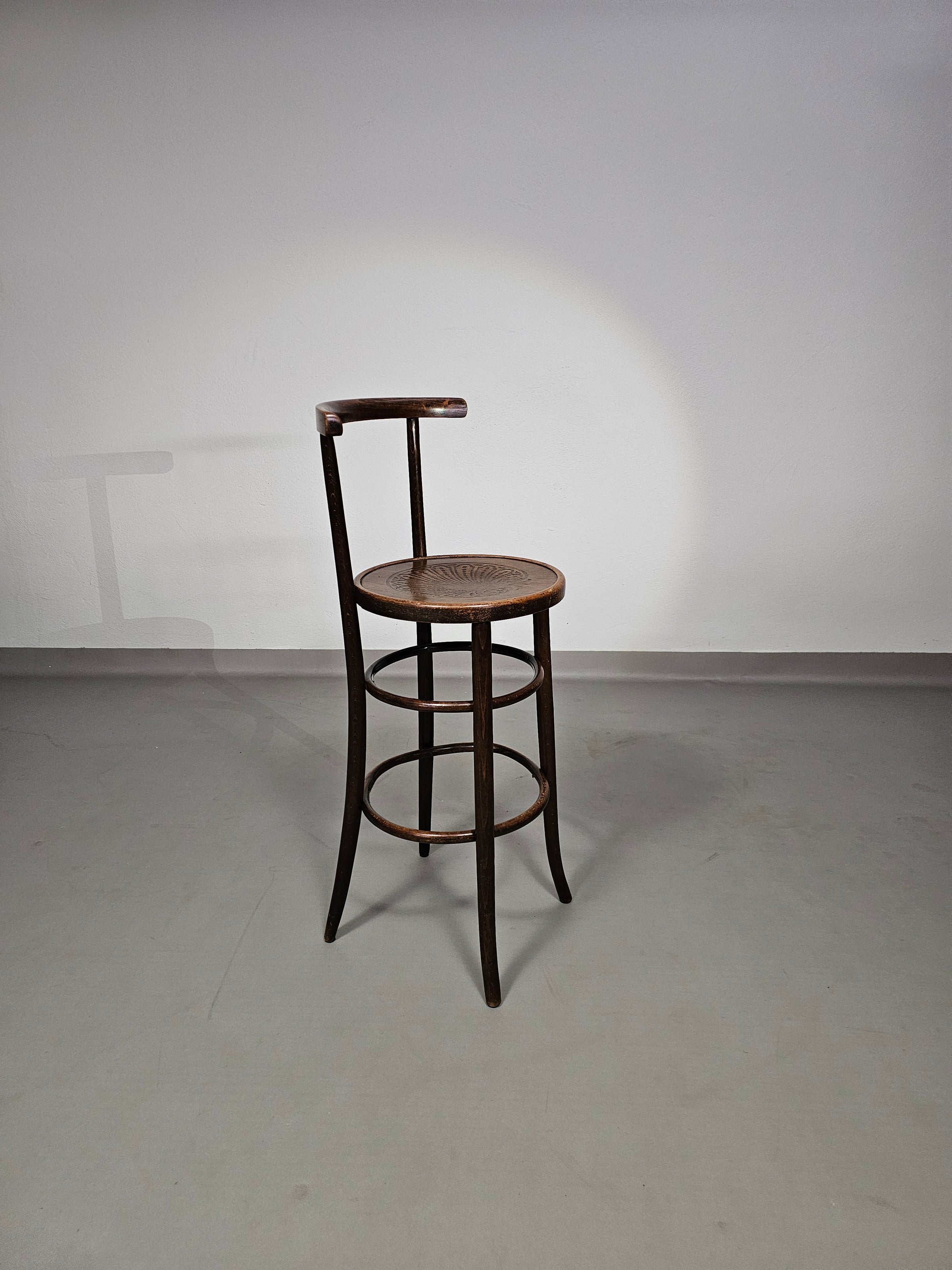 Thonet / Mundus marked / stool