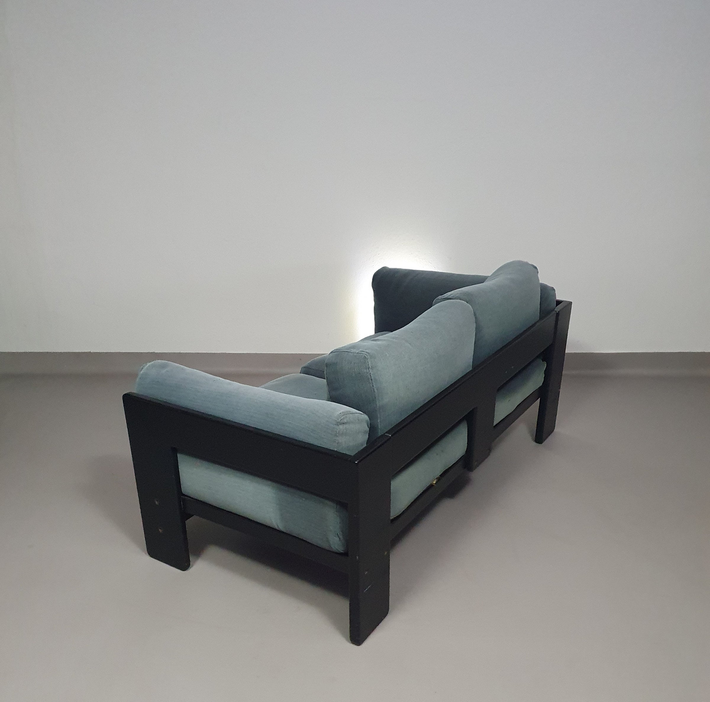 Two-seat sofa “Bastiano” from  Afra & Tobia Scarpa for Gavina, Italy 60s. Black solid wood frame and fabric cushions.