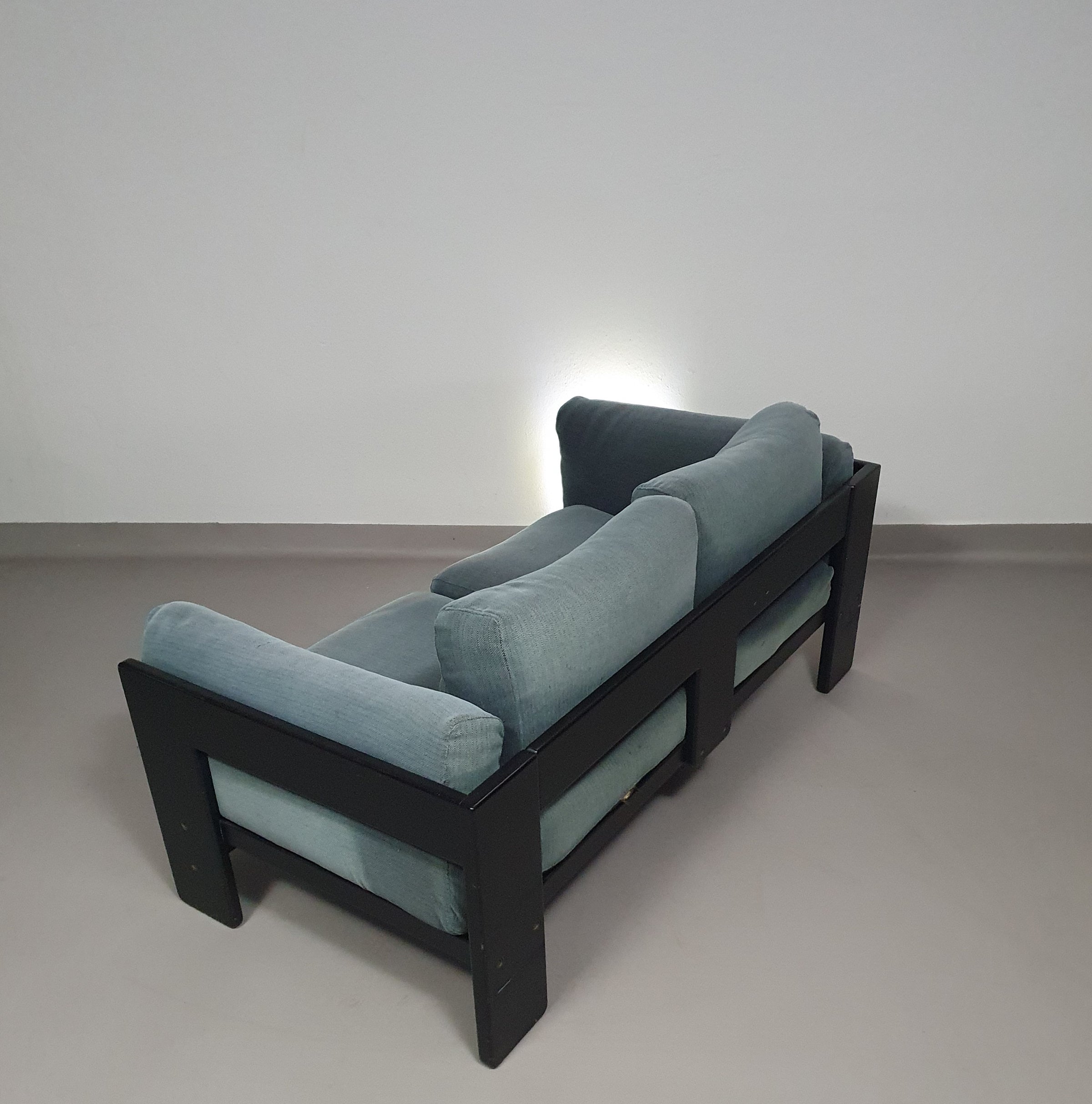 Two-seat sofa “Bastiano” from  Afra & Tobia Scarpa for Gavina, Italy 60s. Black solid wood frame and fabric cushions.