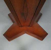 Extendable Art Deco dining table
1970s