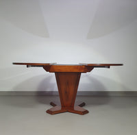 Extendable Art Deco dining table
1970s