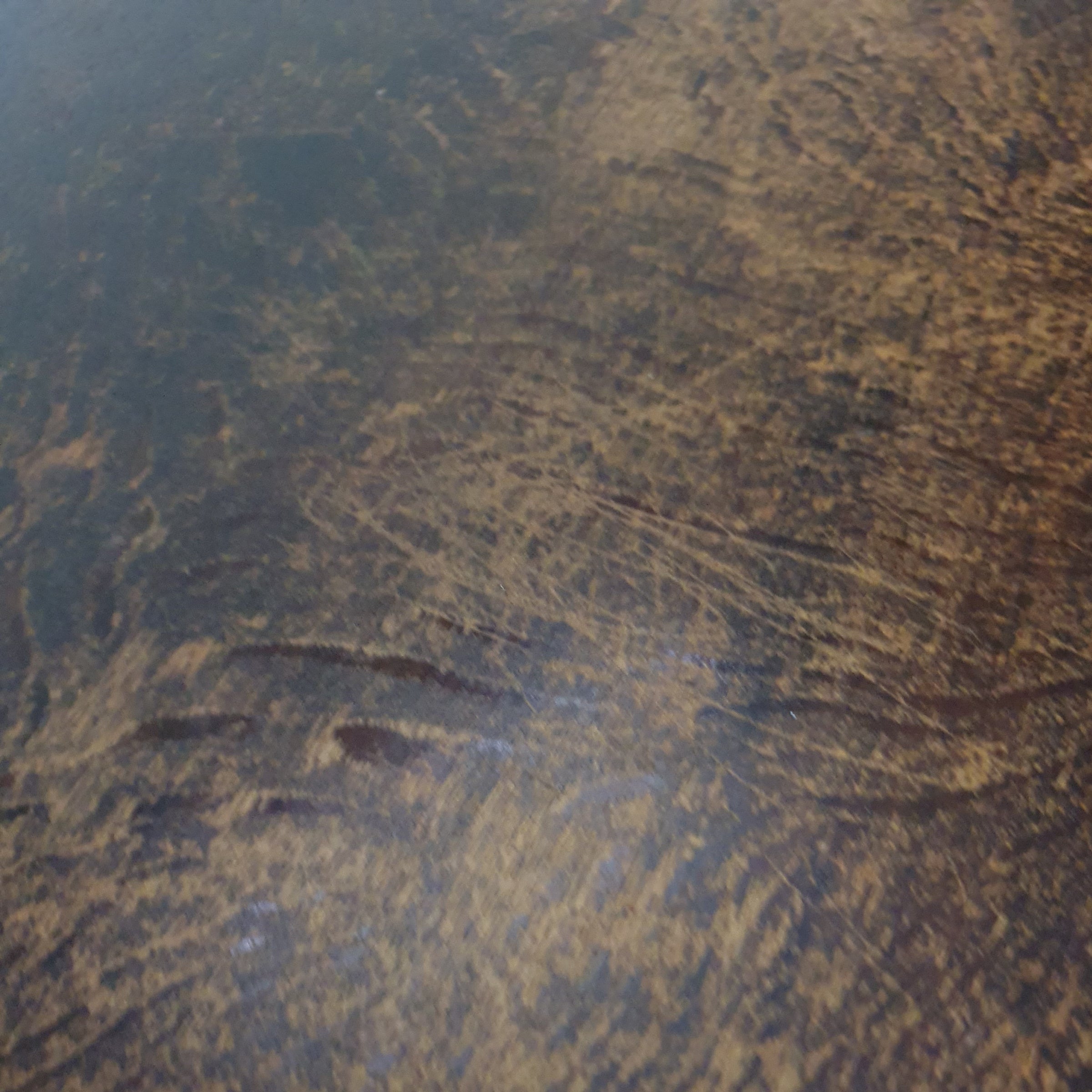 Particularly cool English chest of drawers / chest of drawers. Dated (Charles 2 era). Made of solid oak with beautiful patina.