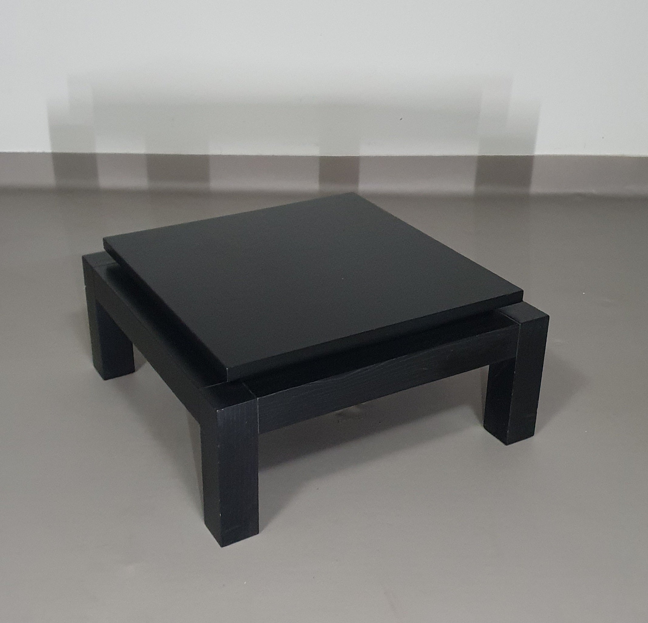Solid wood Thonet coffee table.
The coffee table from the 6001 series was designed in 1986 by Wolf Schneider and Ulrich Böhme