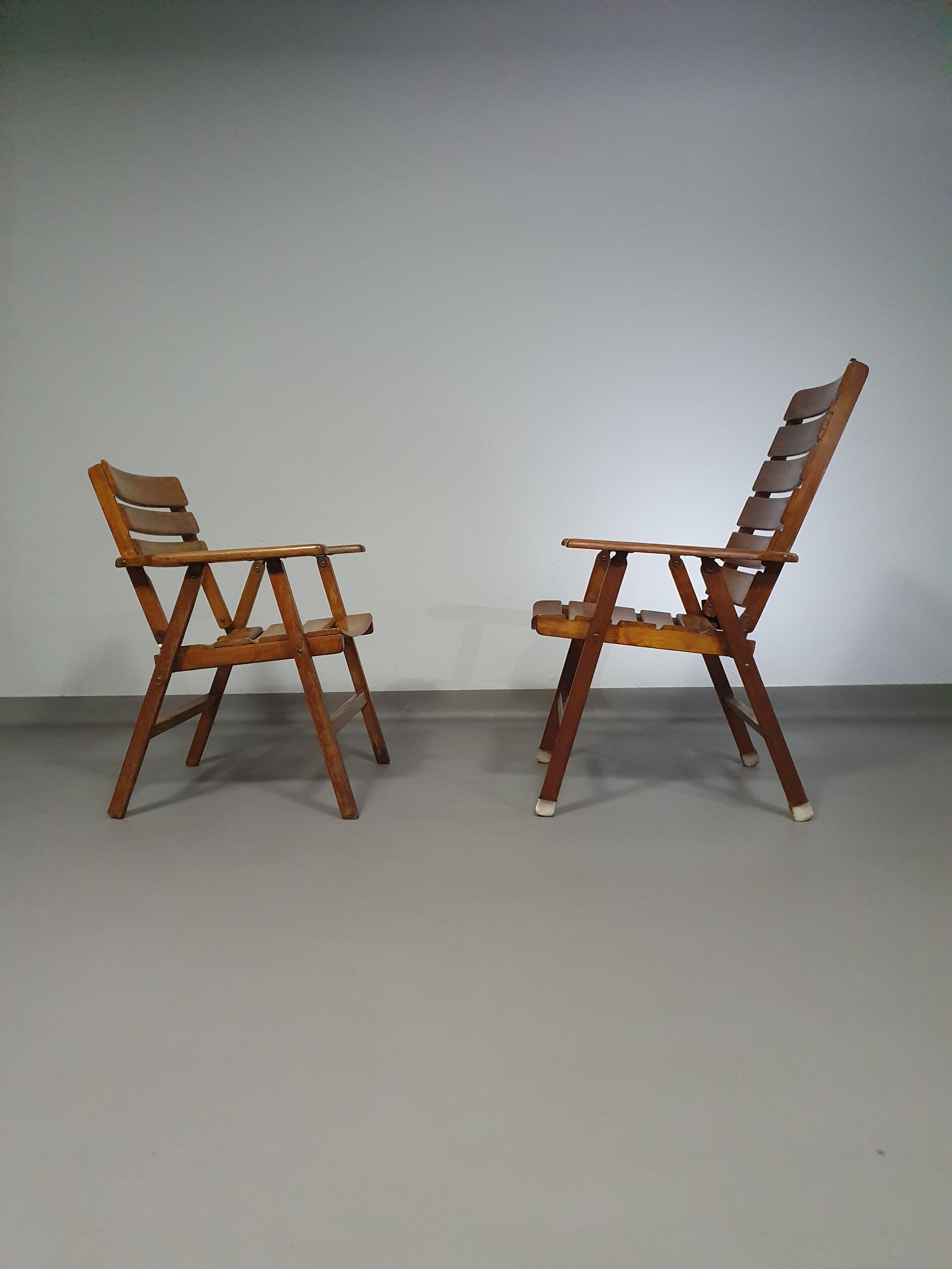 Mid-Century garden folding chairs. Set of 2. High back /  lowback