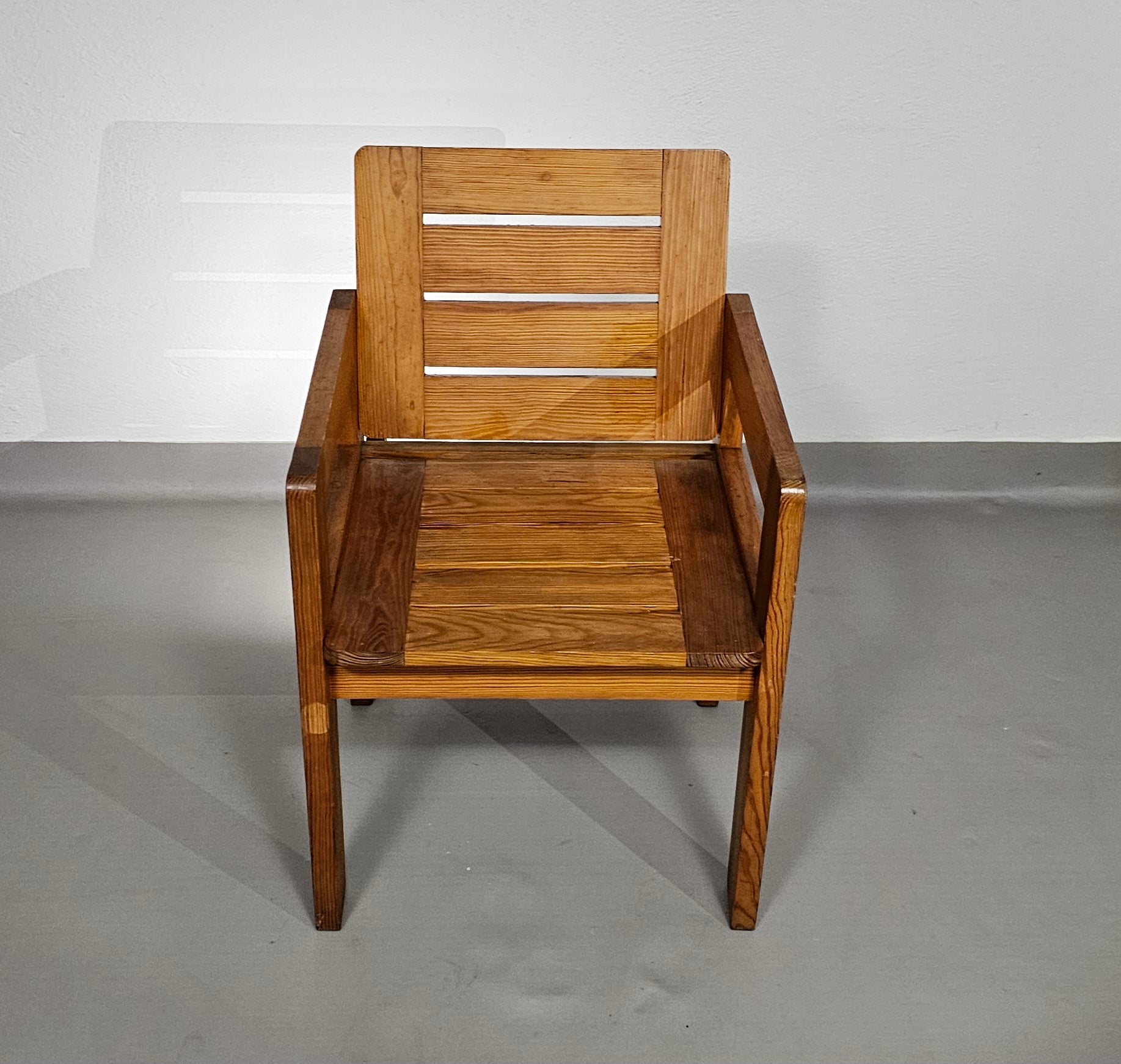 Pine wood chair 1970s with foldable seat.