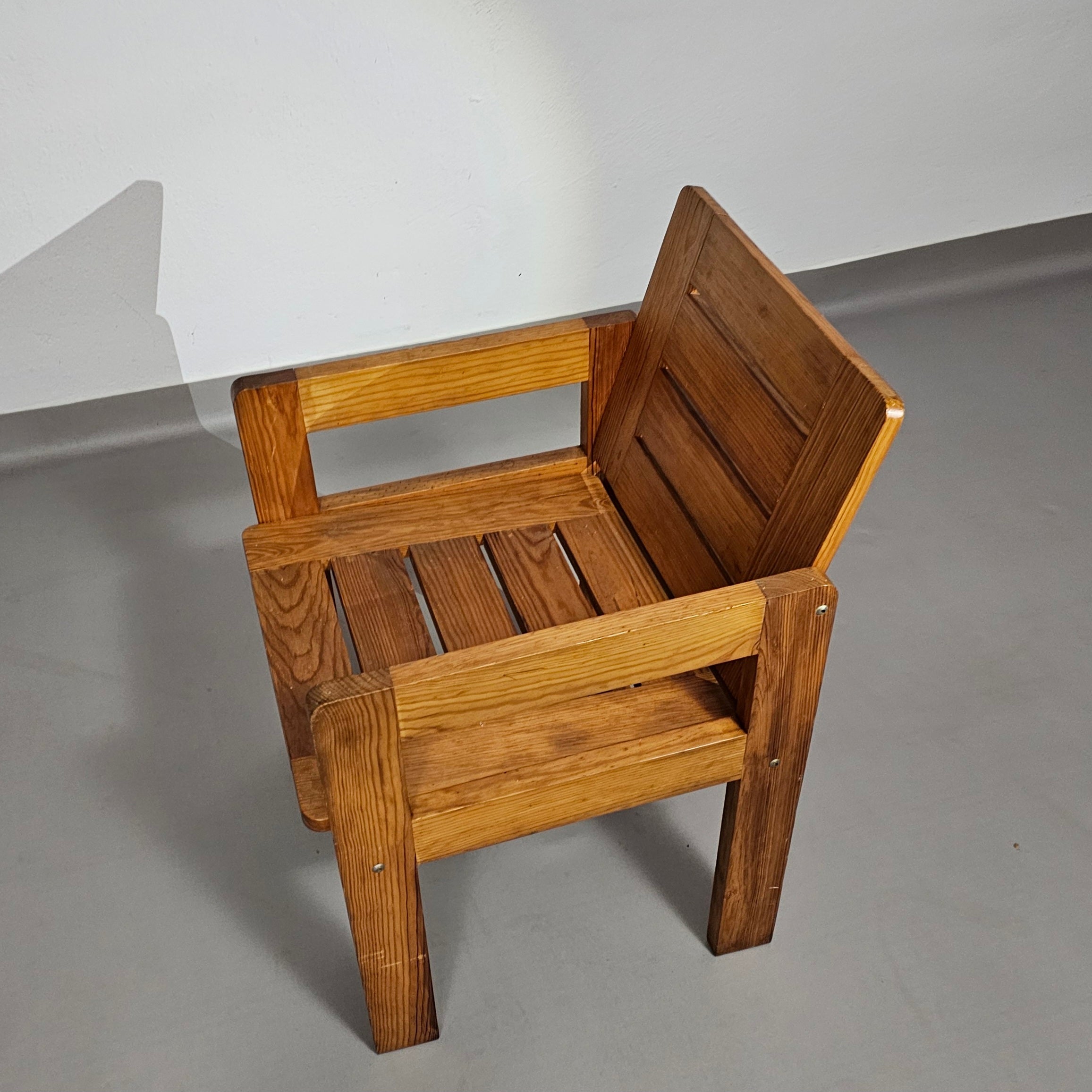 Pine wood chair 1970s with foldable seat.