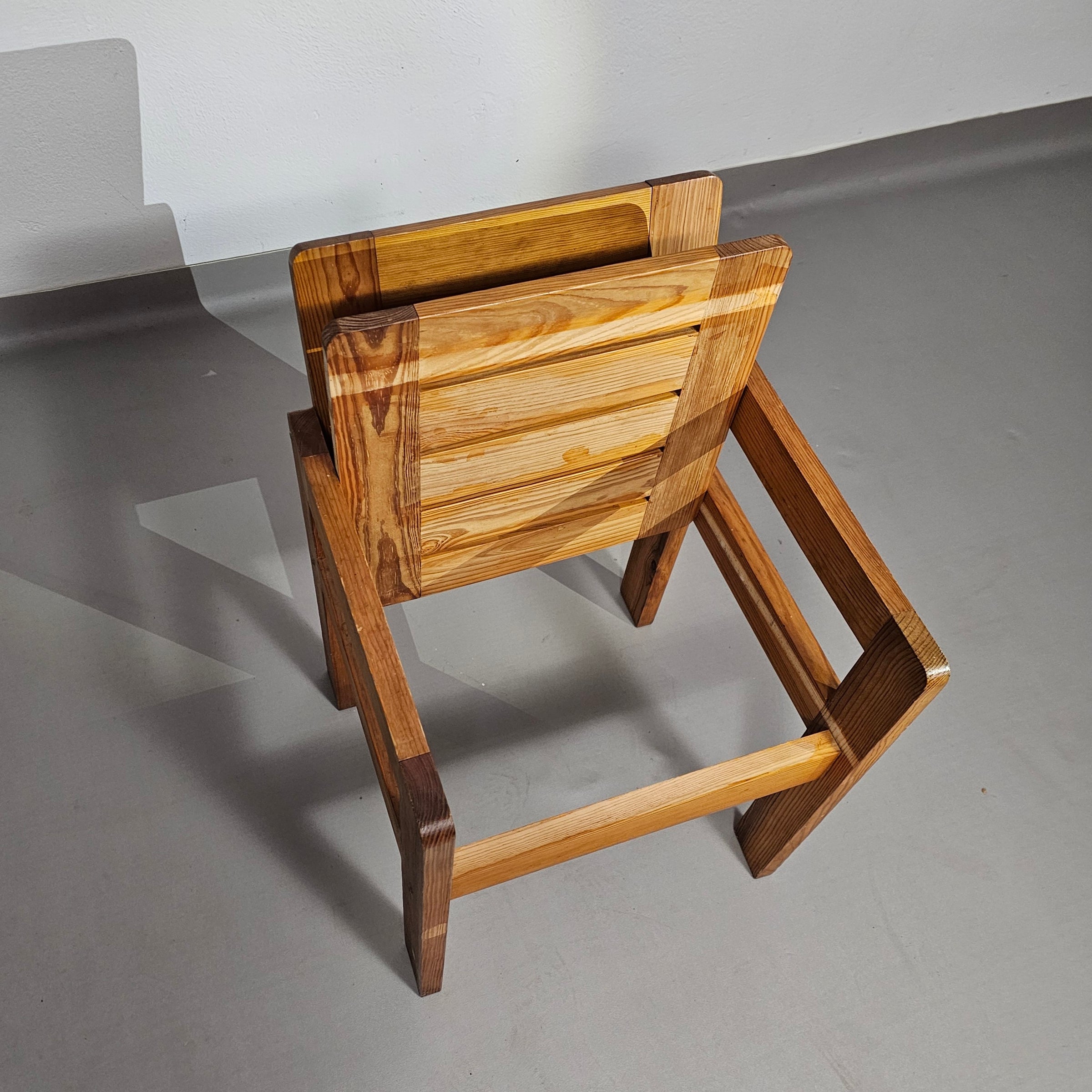 Pine wood chair 1970s with foldable seat.