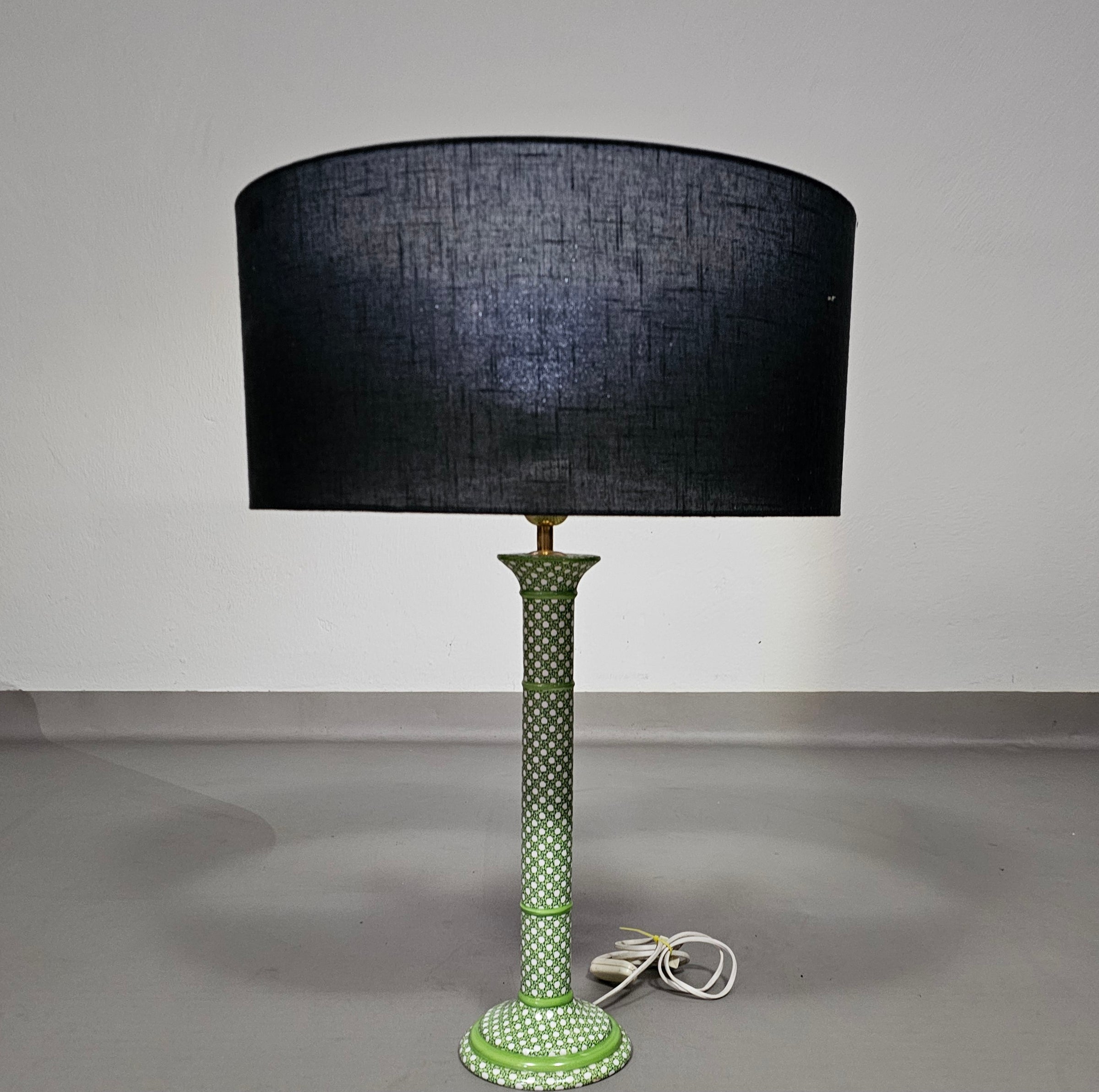 Ceramic glazed table lamp with green webbing pattren