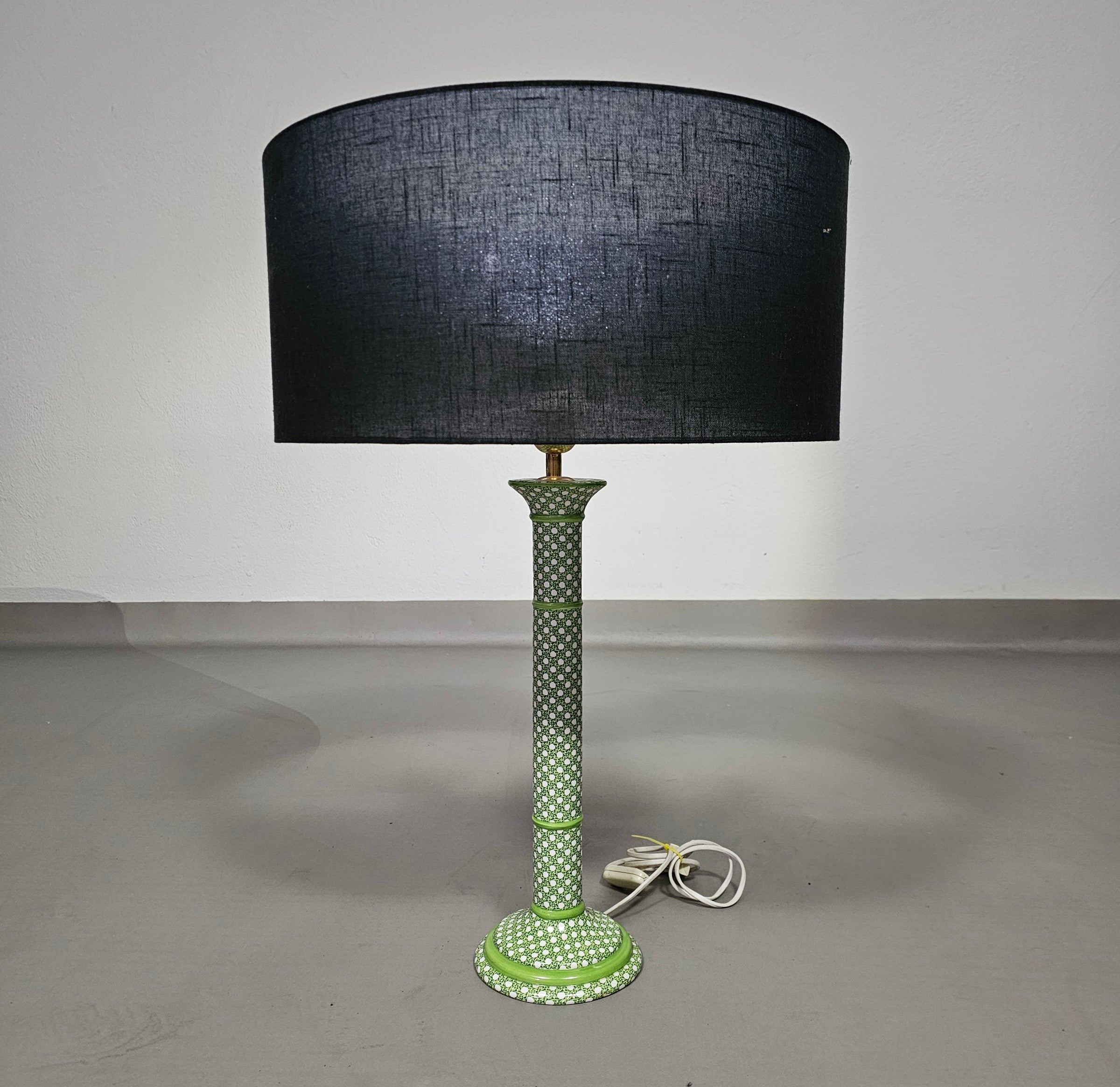 Ceramic glazed table lamp with green webbing pattren