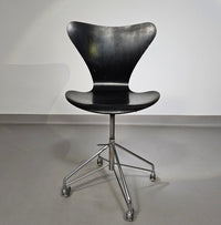 Fritz Hansen 3117 swivel chair 1950s