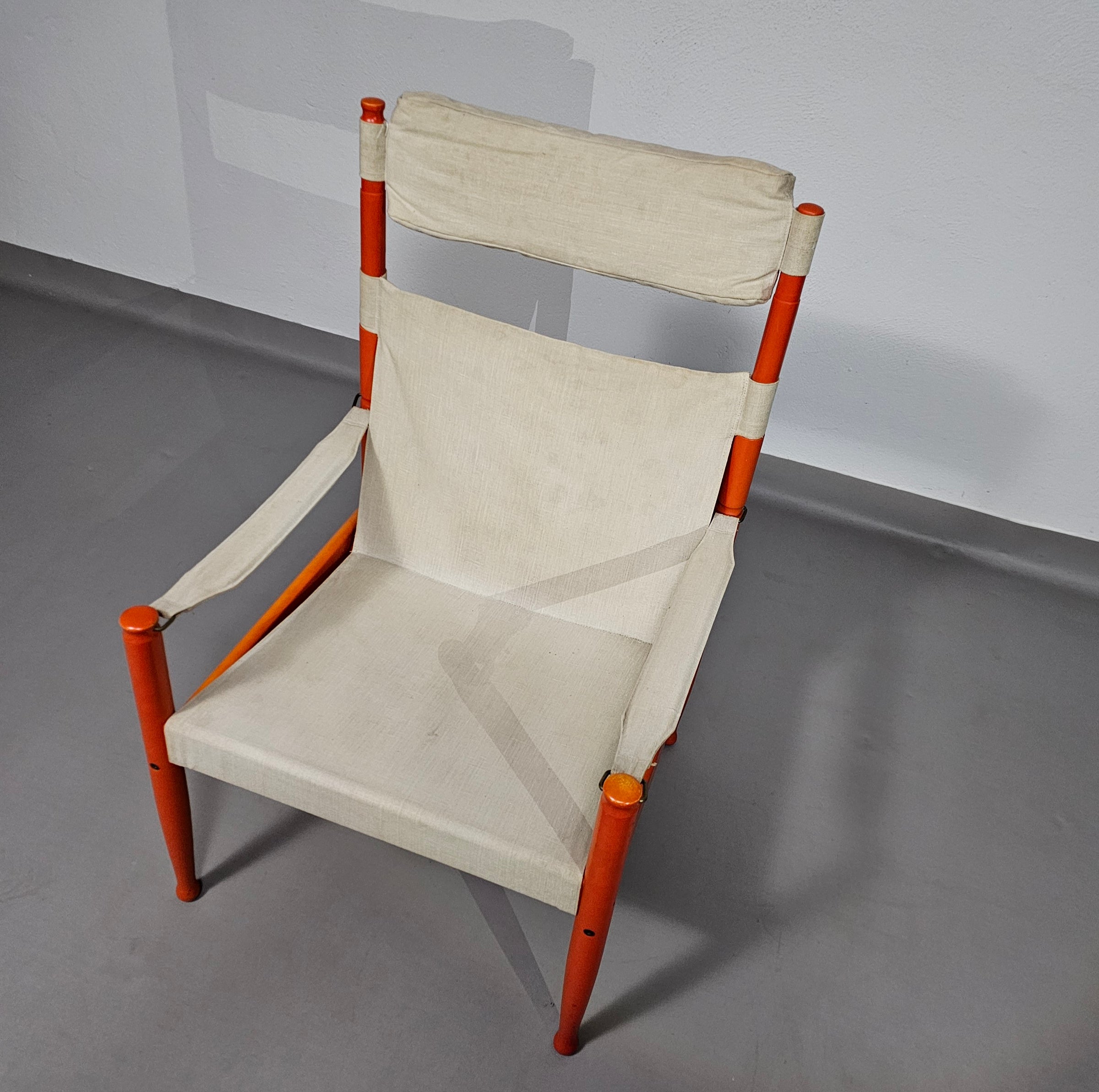 Safari lounge chair, model 30,  designed by Erik Worts and manufactured by Niels Eilersen, Denmark 1960.