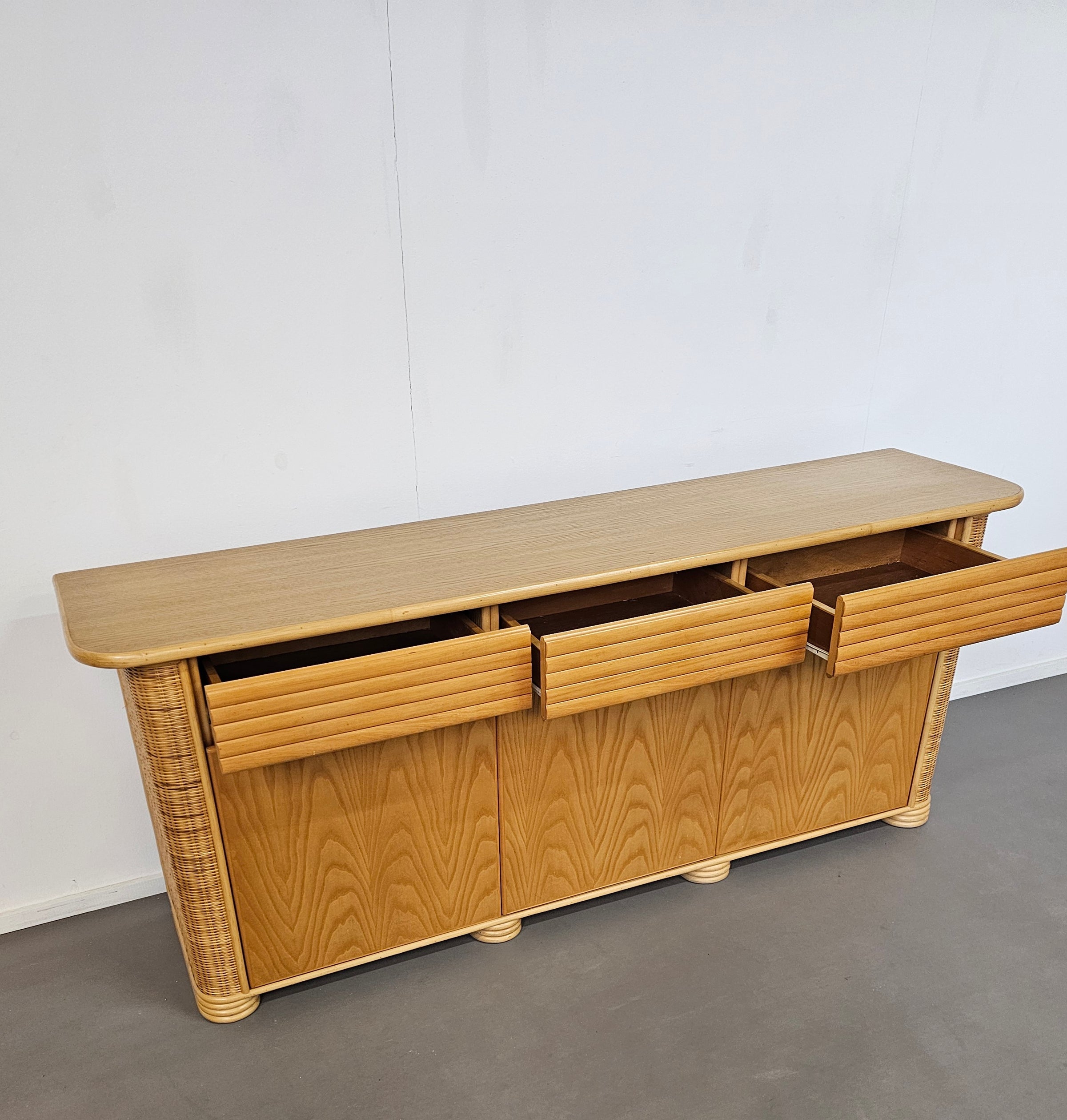 Wood / bamboo / rattan / sideboard Roberti Rattan / 1970s
Stunning condition