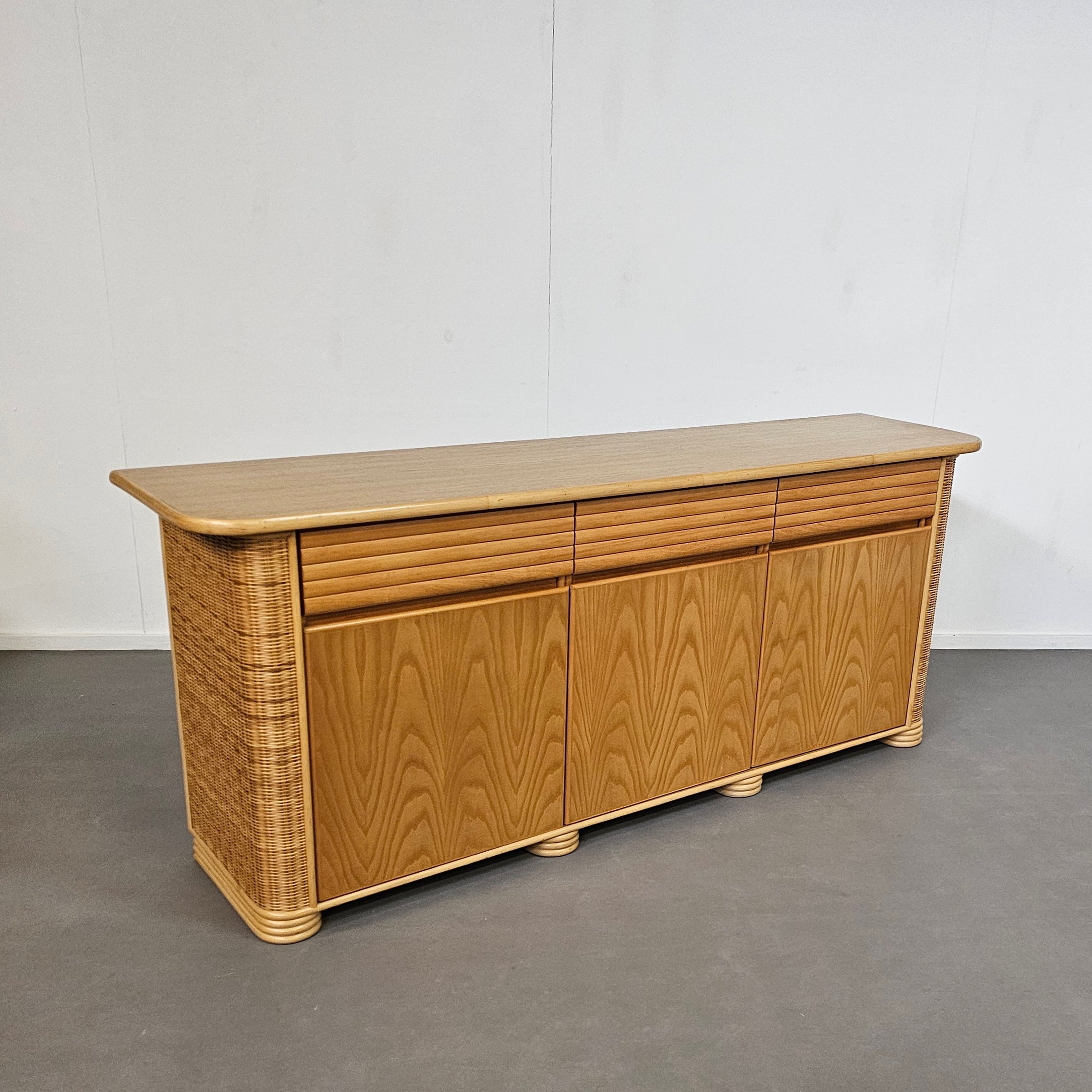 Wood / bamboo / rattan / sideboard Roberti Rattan / 1970s
Stunning condition