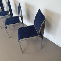 Set of 5 vintage bend aluminium dining chairs with 5 blue / 5 green covers. Very goed condition / Belgium 1980