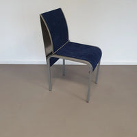 Set of 5 vintage bend aluminium dining chairs with 5 blue / 5 green covers. Very goed condition / Belgium 1980