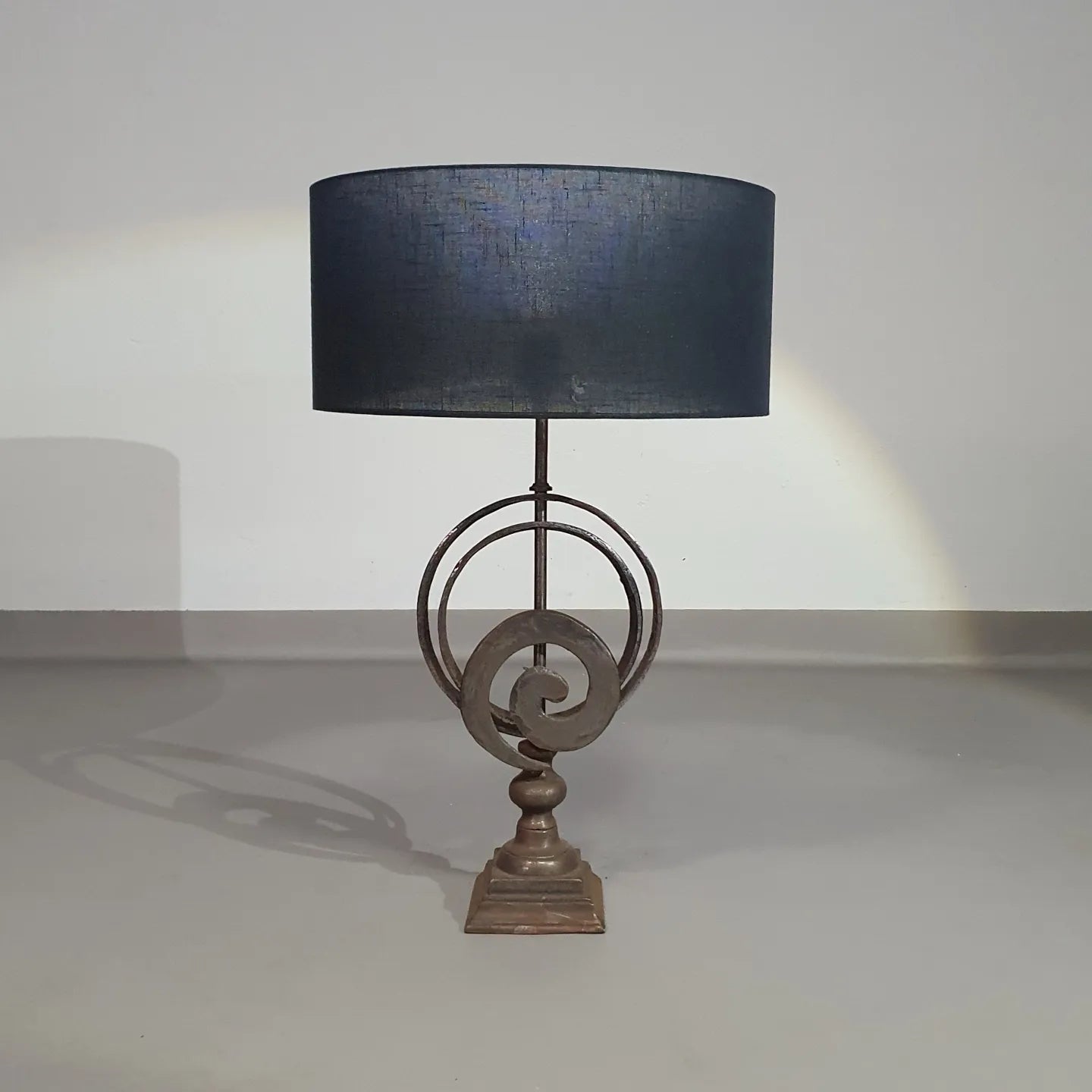 Brutalist lamp
Height 75
Width 50 cm