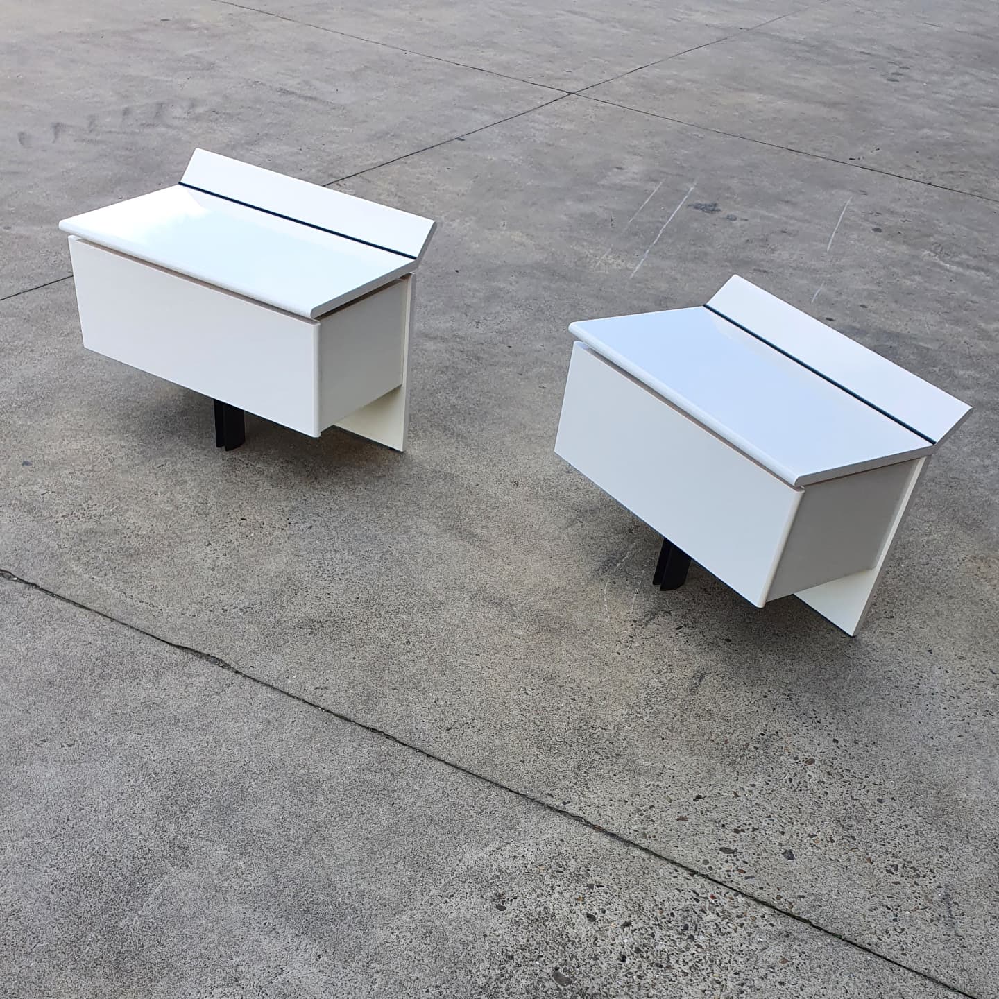 2 B&B Italia Bedside tables