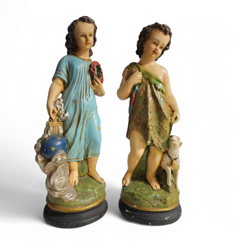 2 gipsen heiligenfiguren
 Sint Janneke / Johannes de Babtist
 Jonge Jezus
 Nederlandse oorsprong / jaren 50