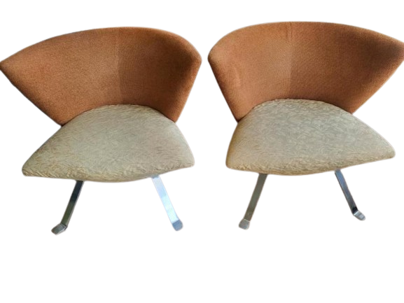 Giorgio Saporiti Post Modern Jada Slipper Chairs
Very rare two tone model 1970s